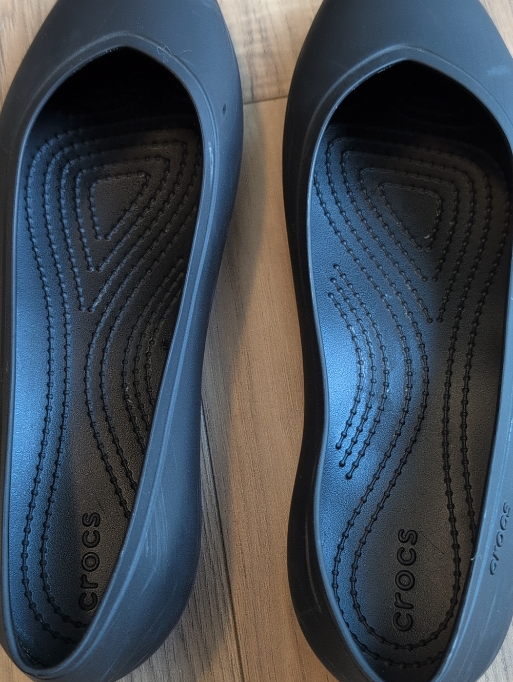 Crocs Flats - Picture 4 of 6